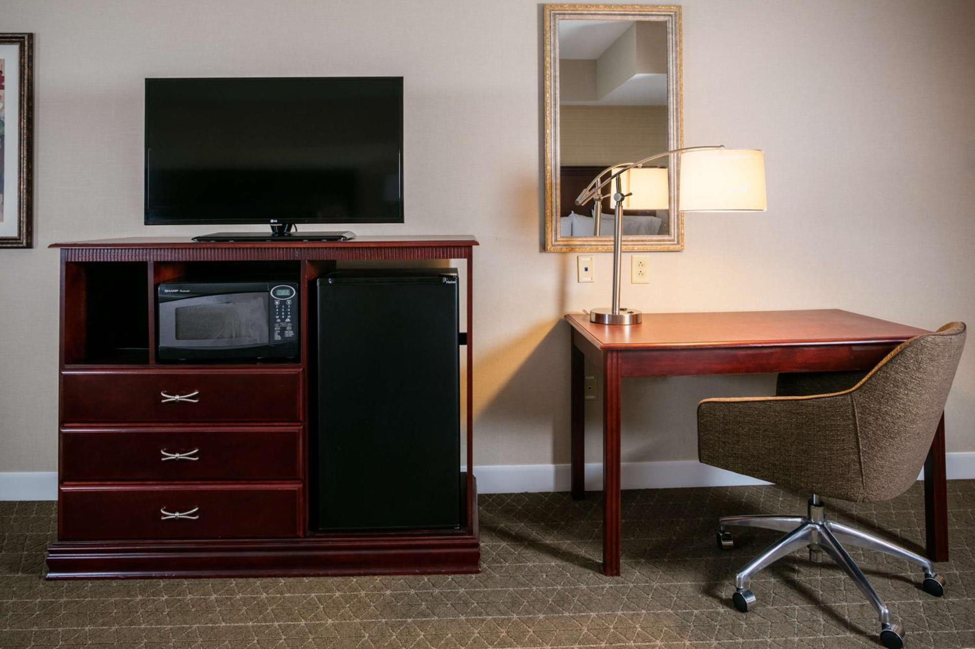 Hampton & Toledo-perrysburg Hotel
