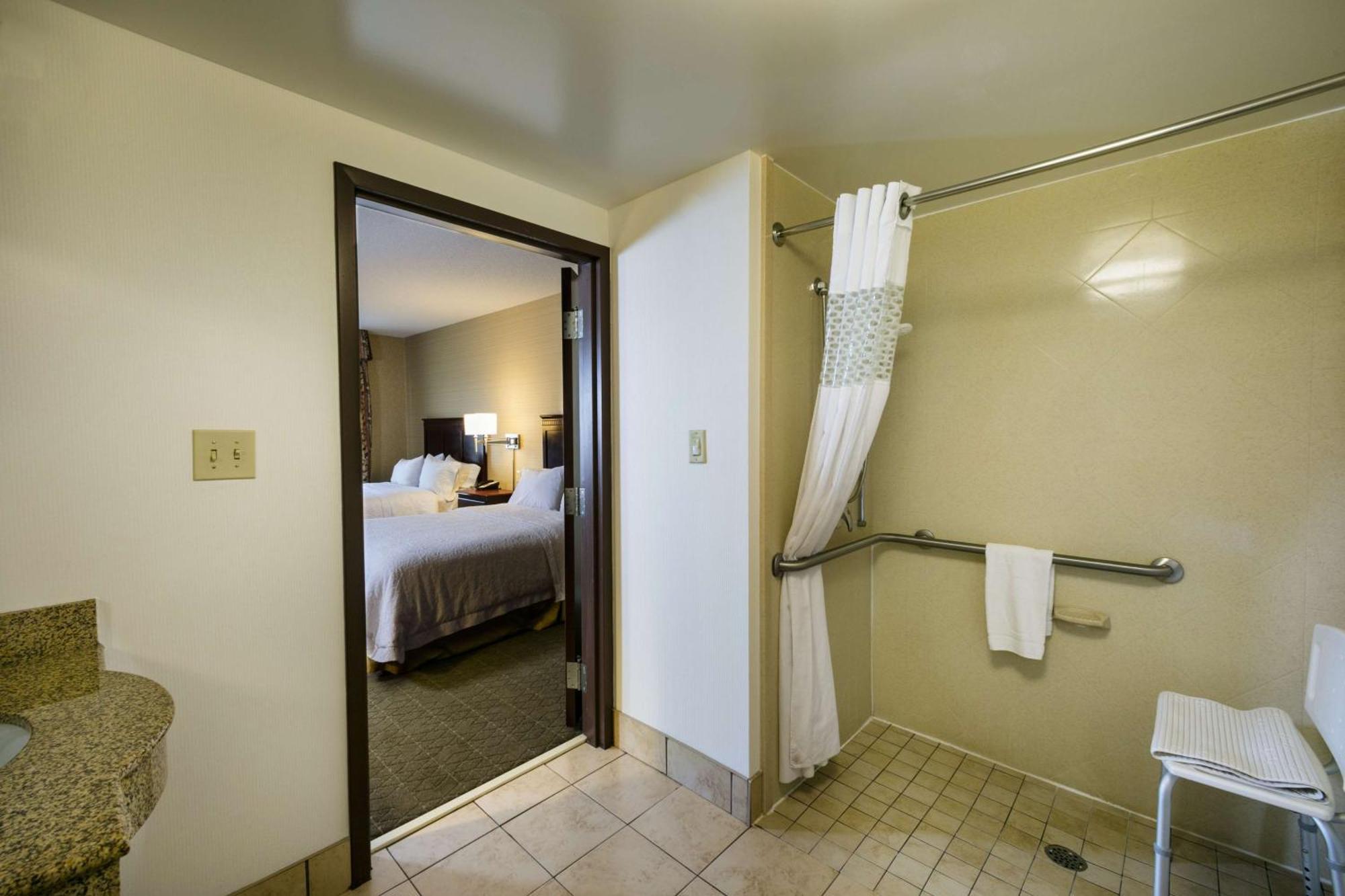 Hotel Hampton & Toledo-perrysburg 3*