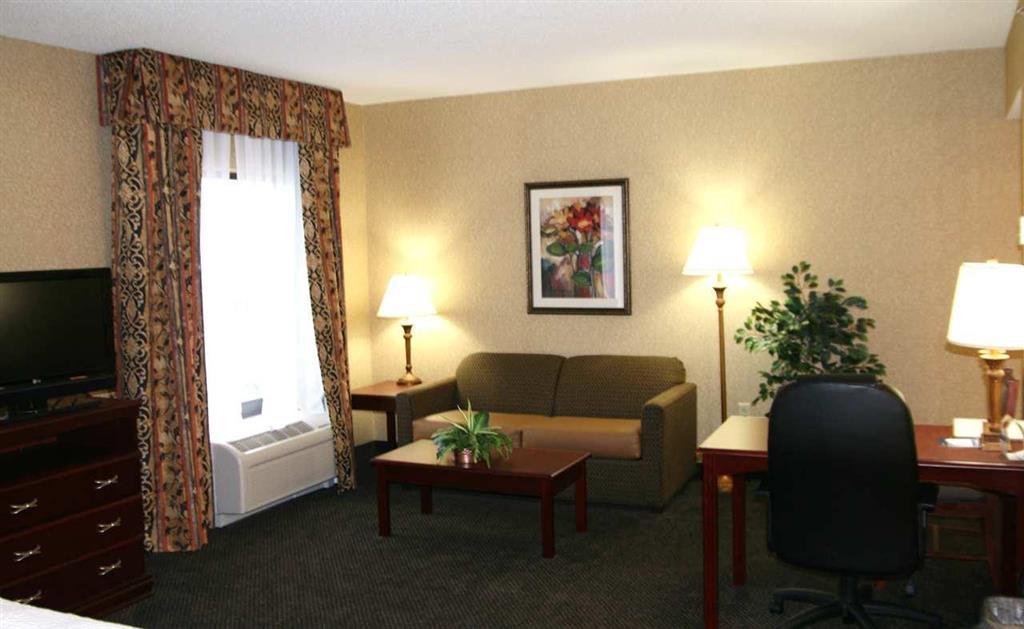 Hampton & Toledo-perrysburg Hotel 3*