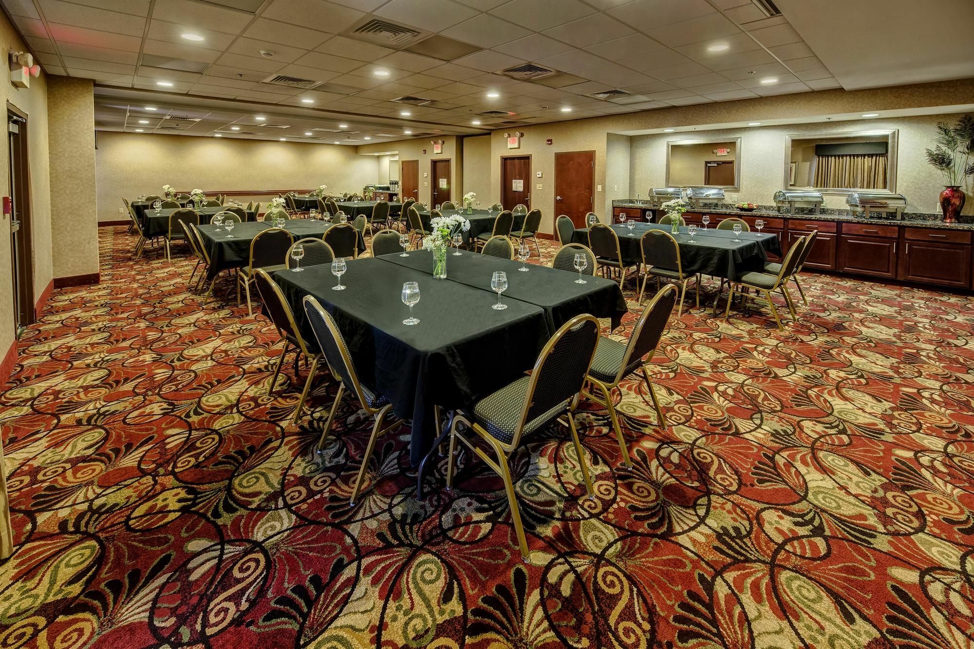 Hampton & Toledo-perrysburg Hotel